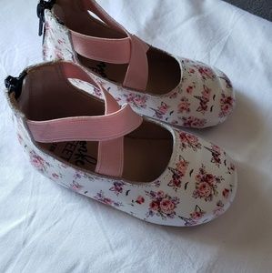 Monkey Feet Unicorn Ballet Flats in 12-18 months